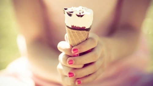 《用姓氏刘编一句动人的情话》写给　　老鼠扛刀 滿街找貓的情话